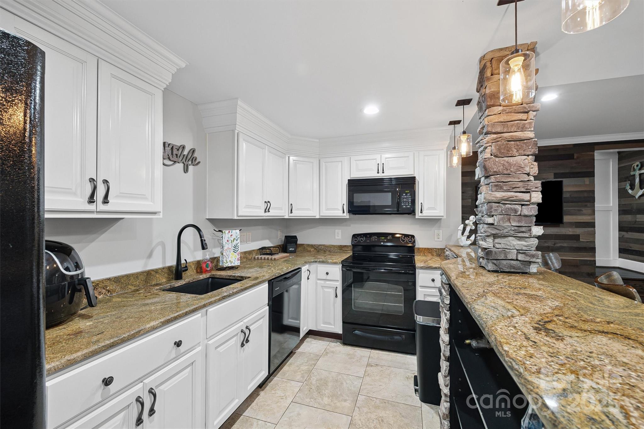 The Retreat At Sunset Ridge - Residential