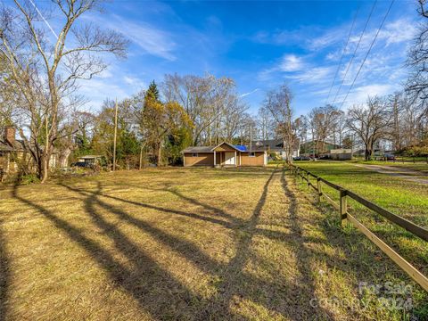 A home in Hendersonville