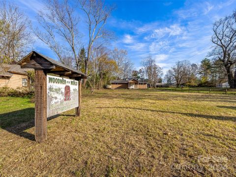 A home in Hendersonville