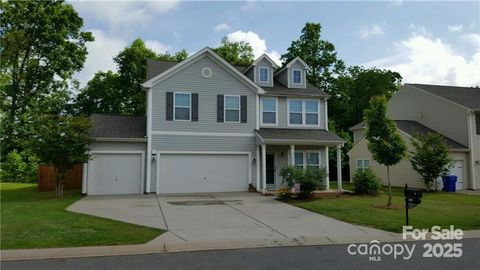 Photo of 2104 Lake Vista Drive, Mount Holly, NC 28120 (MLS # 4304798)