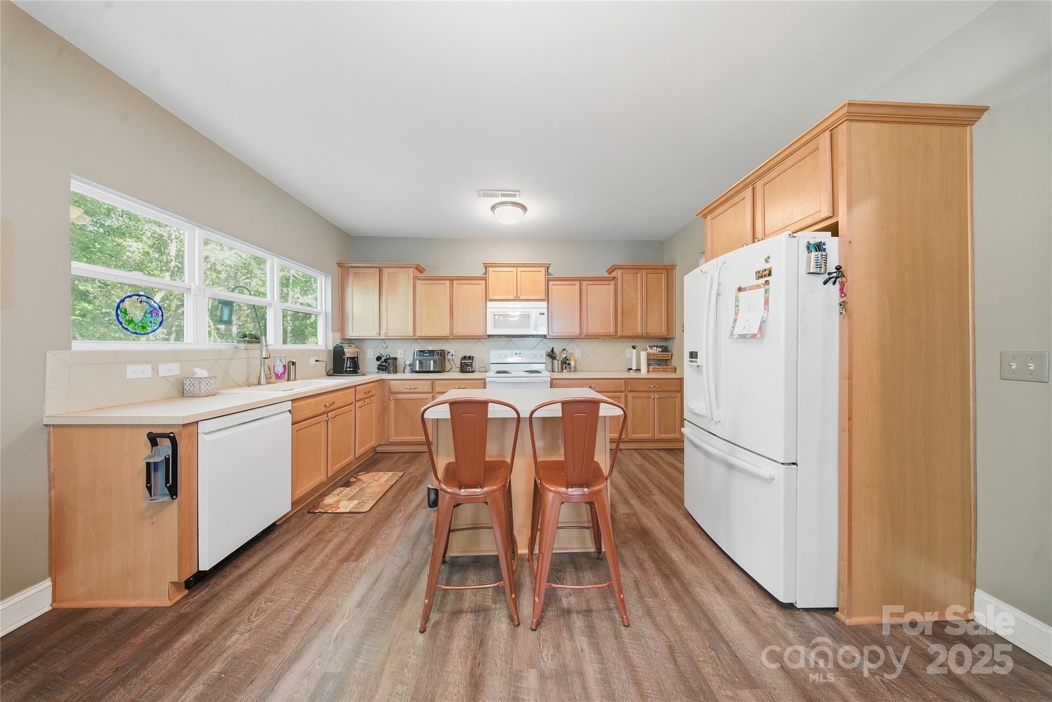2104 Lake Vista Drive