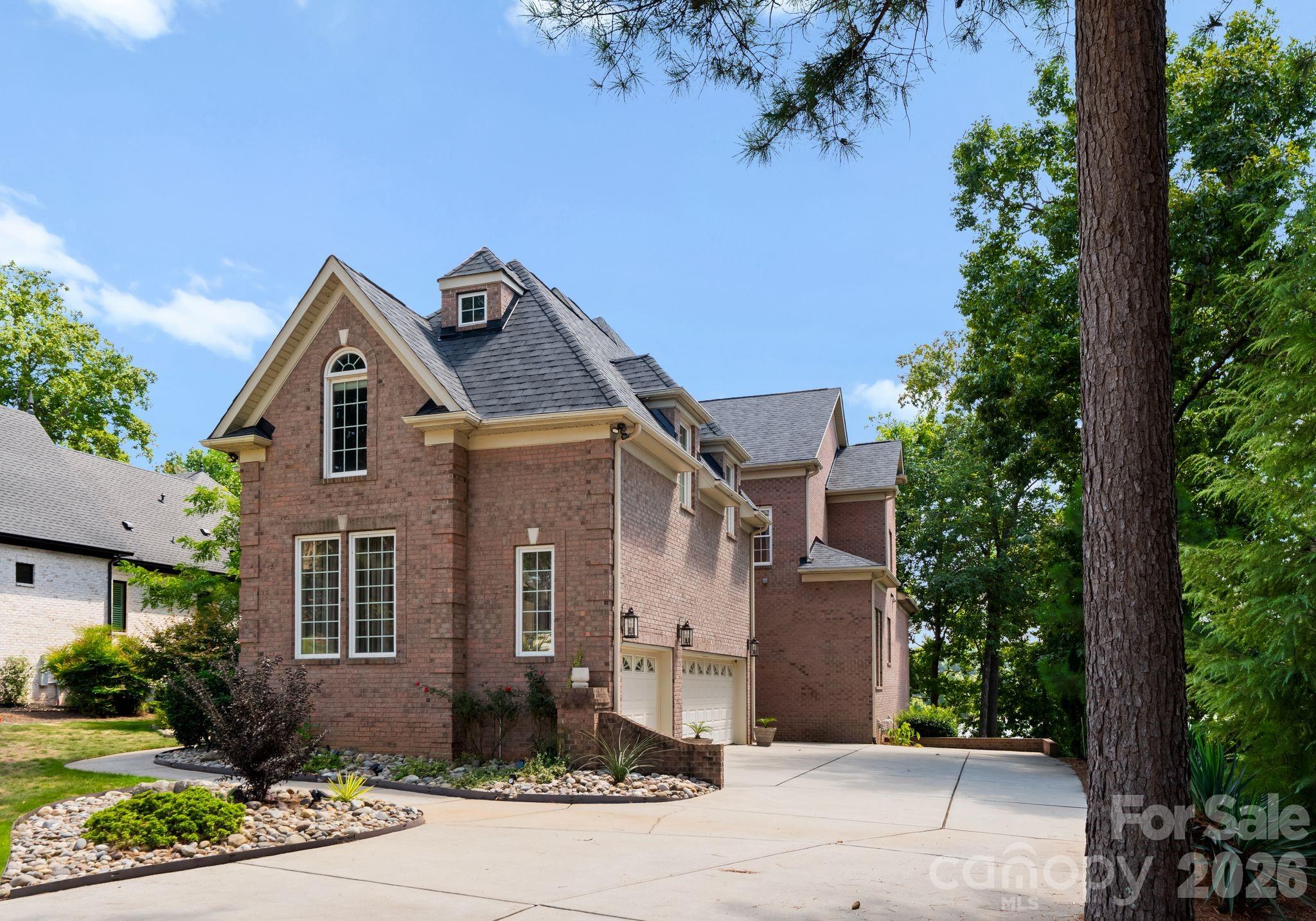 3251 Lake Pointe Drive