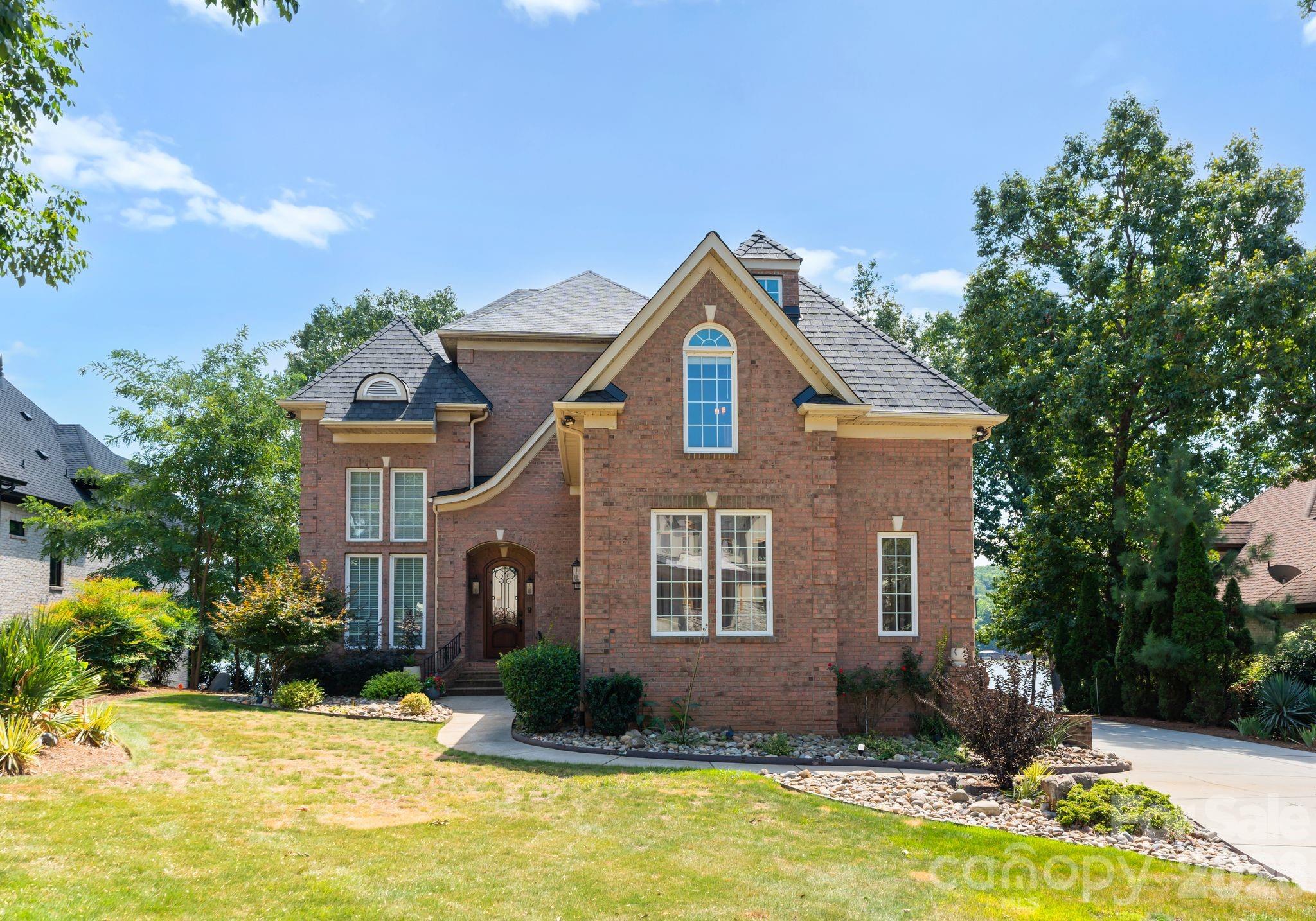 3251 Lake Pointe Drive