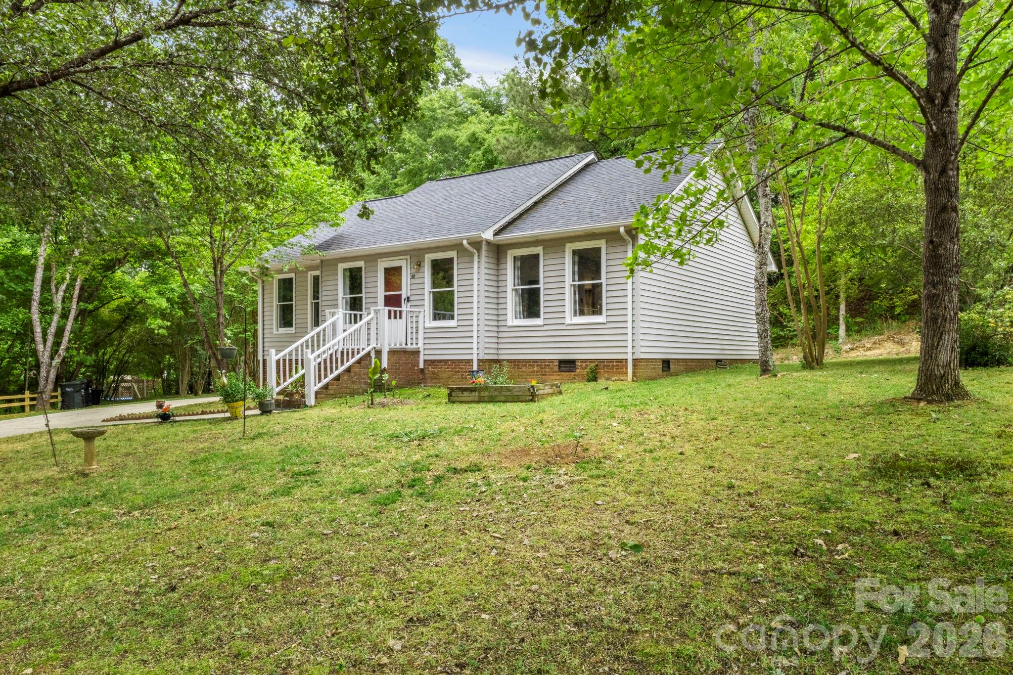 516 Majestic Court SE