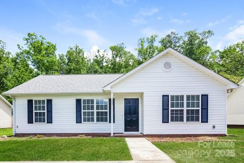 Photo of 1400 Bells Knox Road, Charlotte, NC 28214 (MLS # 4331240)