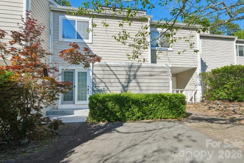 Photo of 8403 Cricket Lake Drive, Charlotte, NC 28277 (MLS # 4388529)