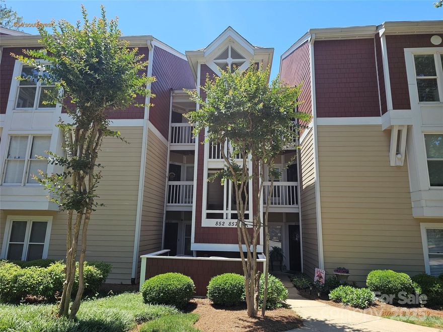 Water front condo in Davidson Landing. This sale is being monitored by the Mecklenburg County Court and is not a foreclosure sale. Sold with free and clear title.  5% minimum earnest money required and subject to 10 day upset bid period with the court. Please contact your REALTOR today for more information on these types of sales and a showing. Please note, the listing company does NOT engage in dual agency and solely represents the seller.