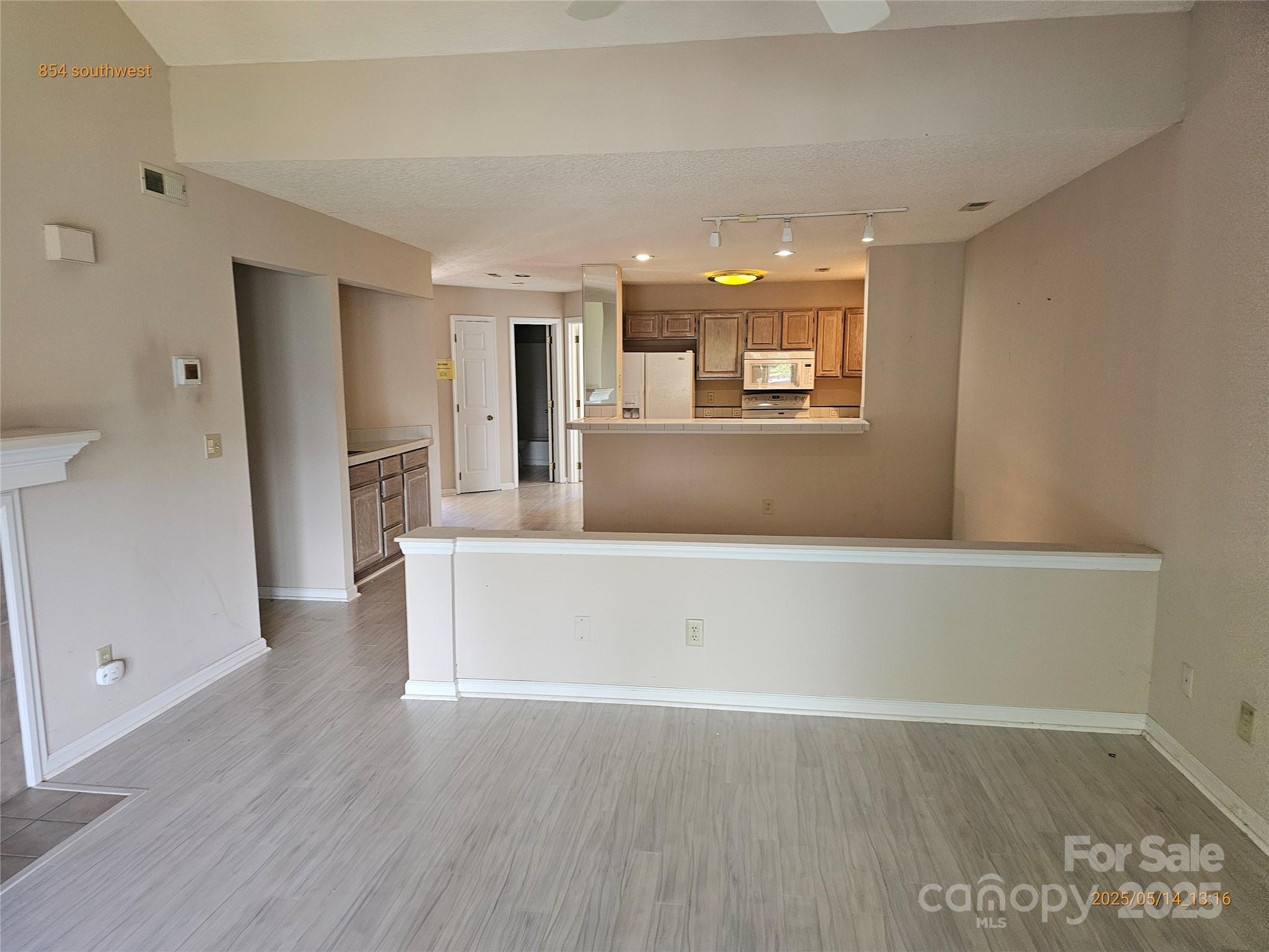 854 Southwest Drive