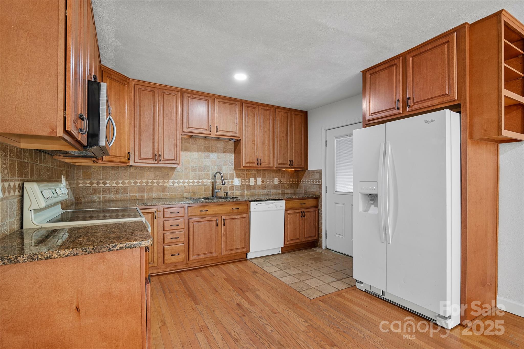 14 Luckenbach Drive