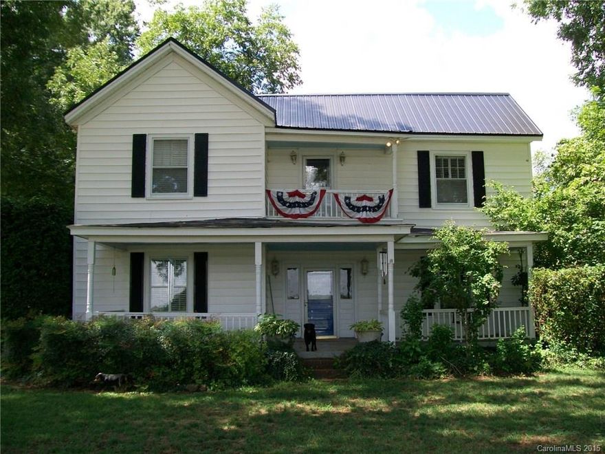 Country Living - Historic Farmhouse. recently restored.4 Bedroom 3 Bath. master Suite on 1st Floor, spacious master bath and walk in closet. Wonderful Kitchen with breakfast area, In ground pool, 1 acre pond. 100X40 Concrete Block Barn w/ 3 phase power and a 12X40 Lean to, 16X40 Tractor shed, 28X44 Skeleton Barn. Fenced property/pasture. Guest House with office. Paved drive. 5 wells, irrigation system (previously a nursery). Great for  horses or farming. New Metal and shingle roofing.