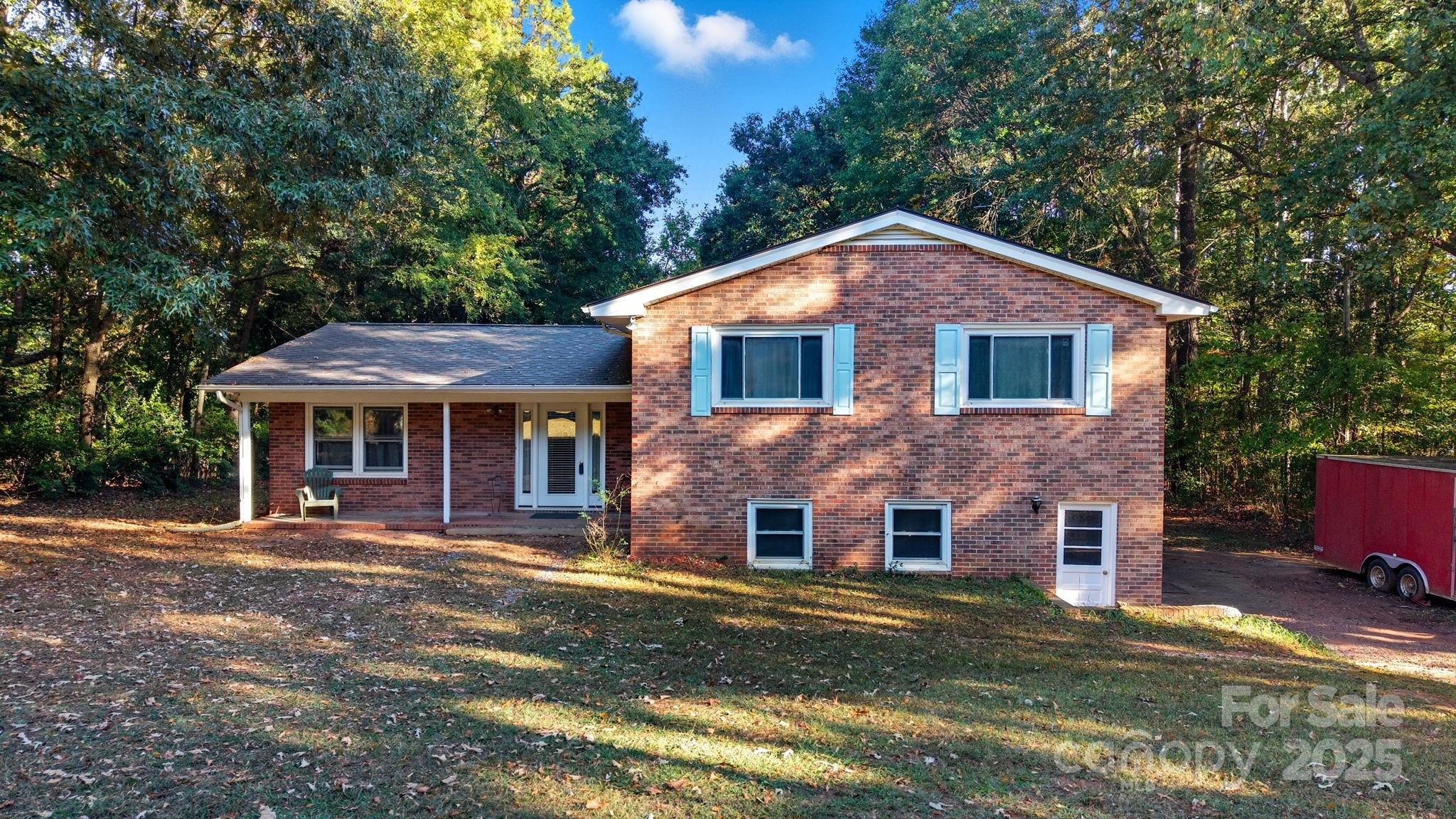 934 Armstrong Road