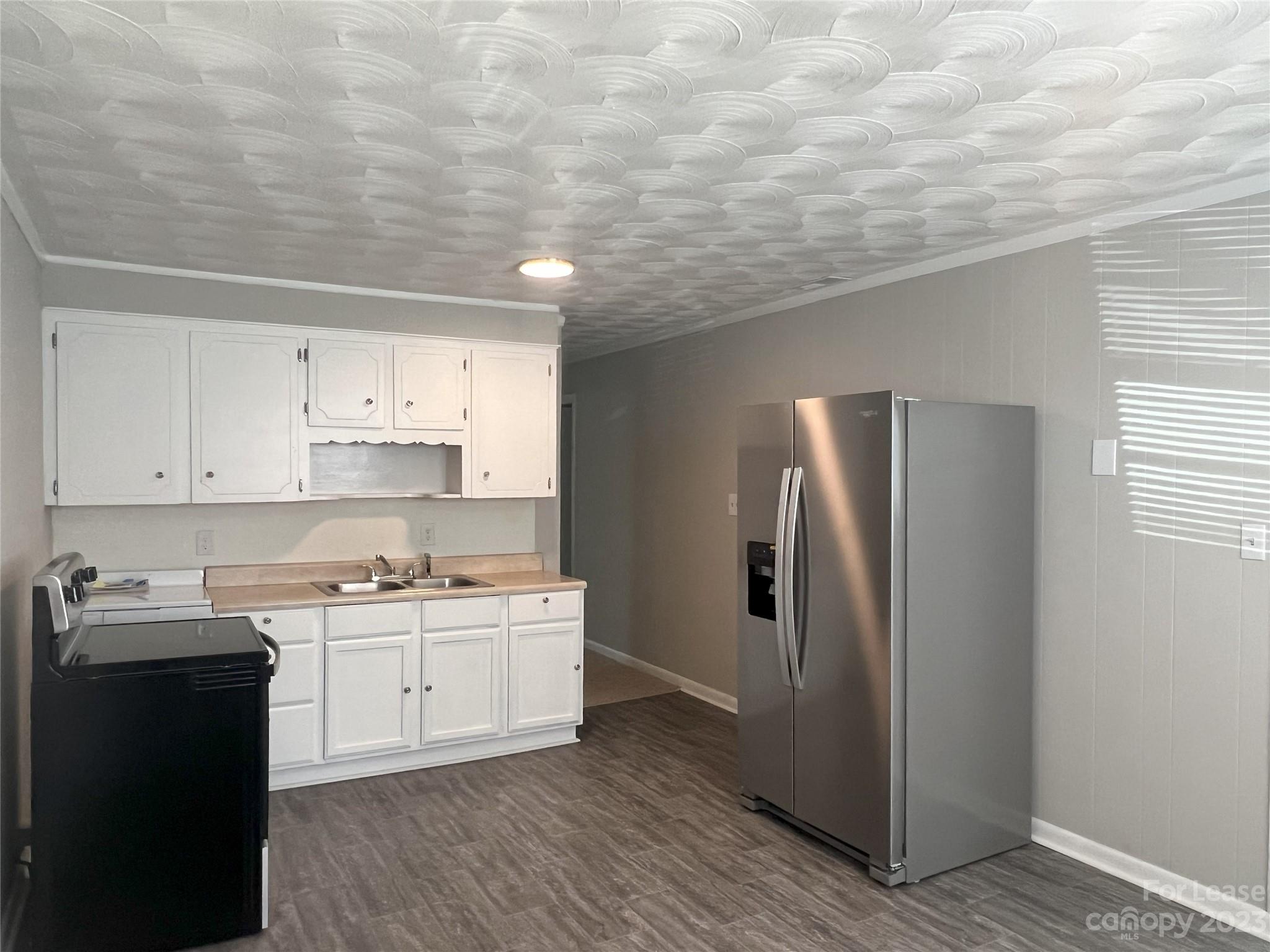 Elizabeth Heights - Residential Lease