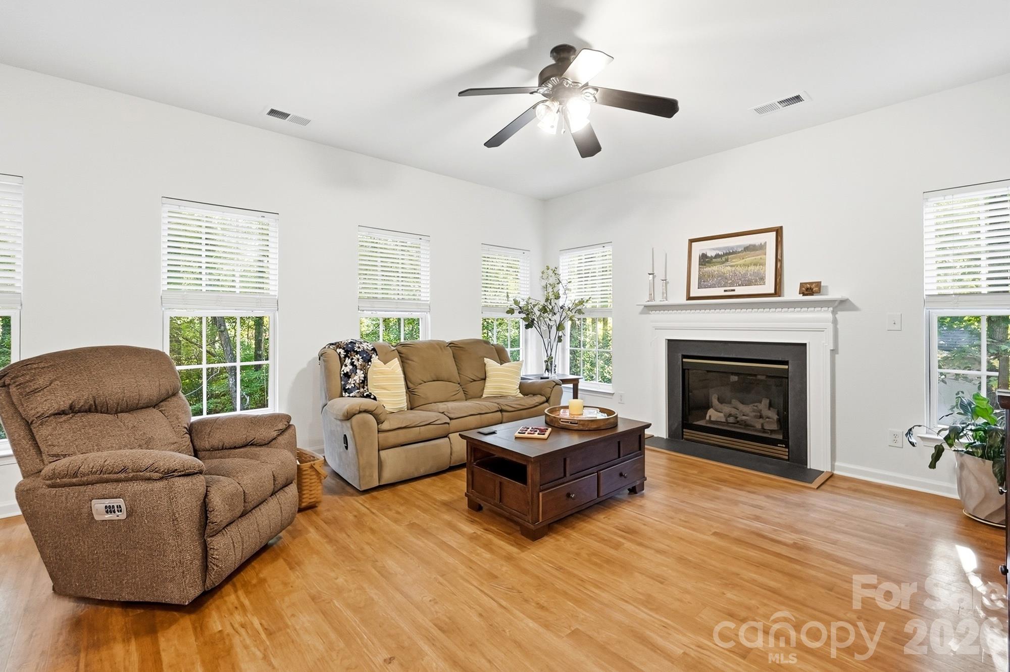 2100 Pineapple Court