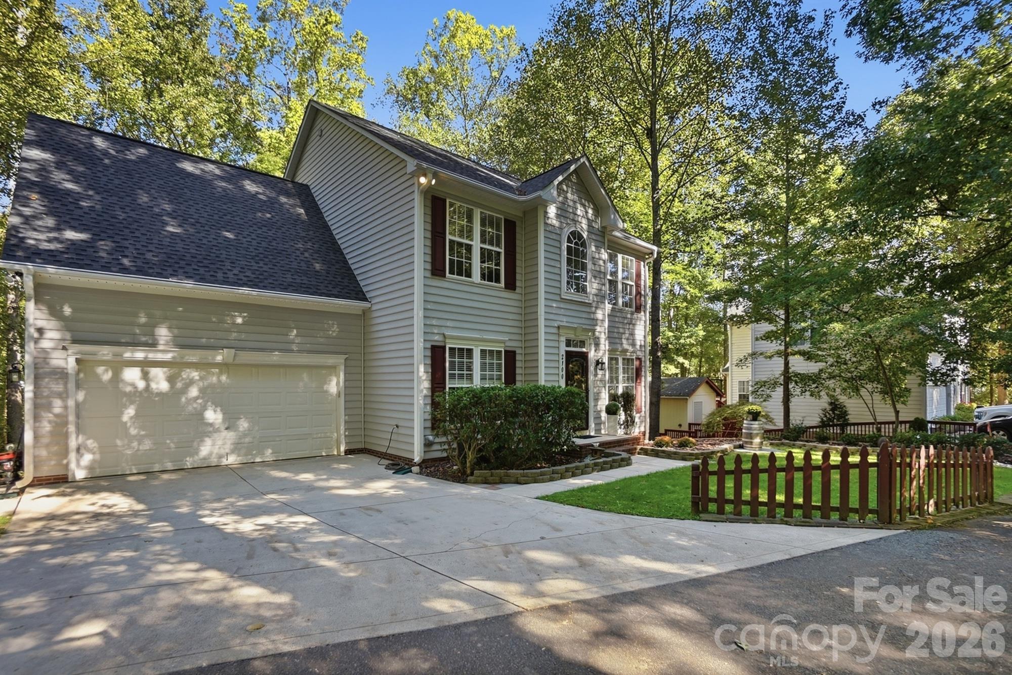 2100 Pineapple Court