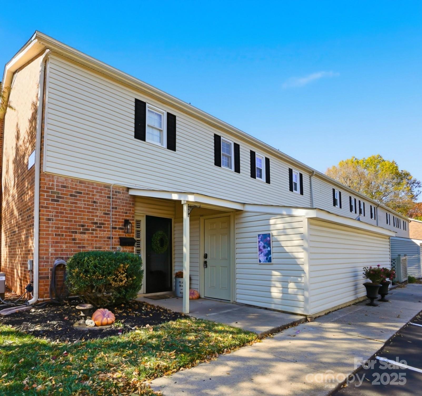 5913 Quail Hollow Road