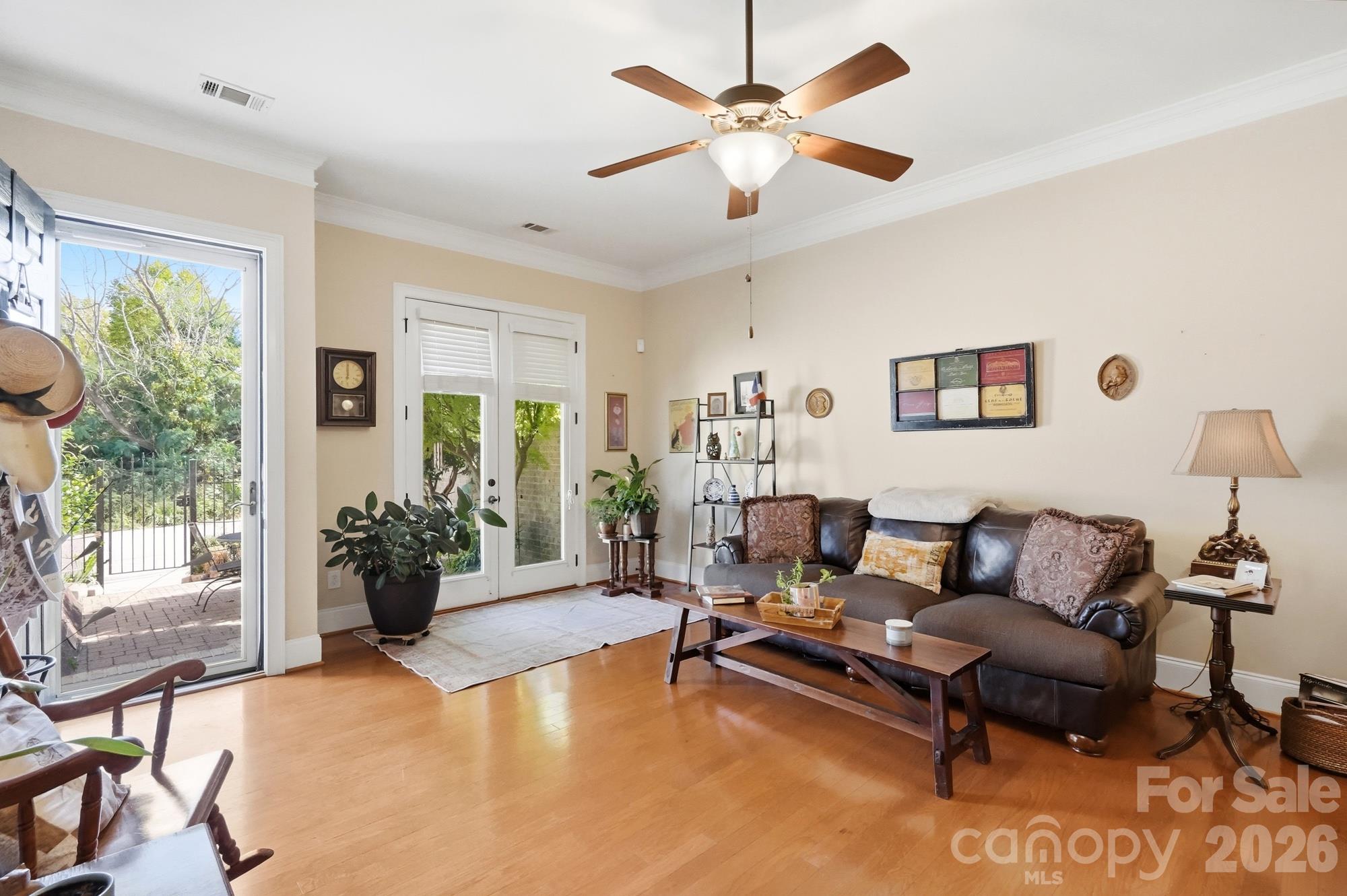 427 Dumbarton Street NW 4