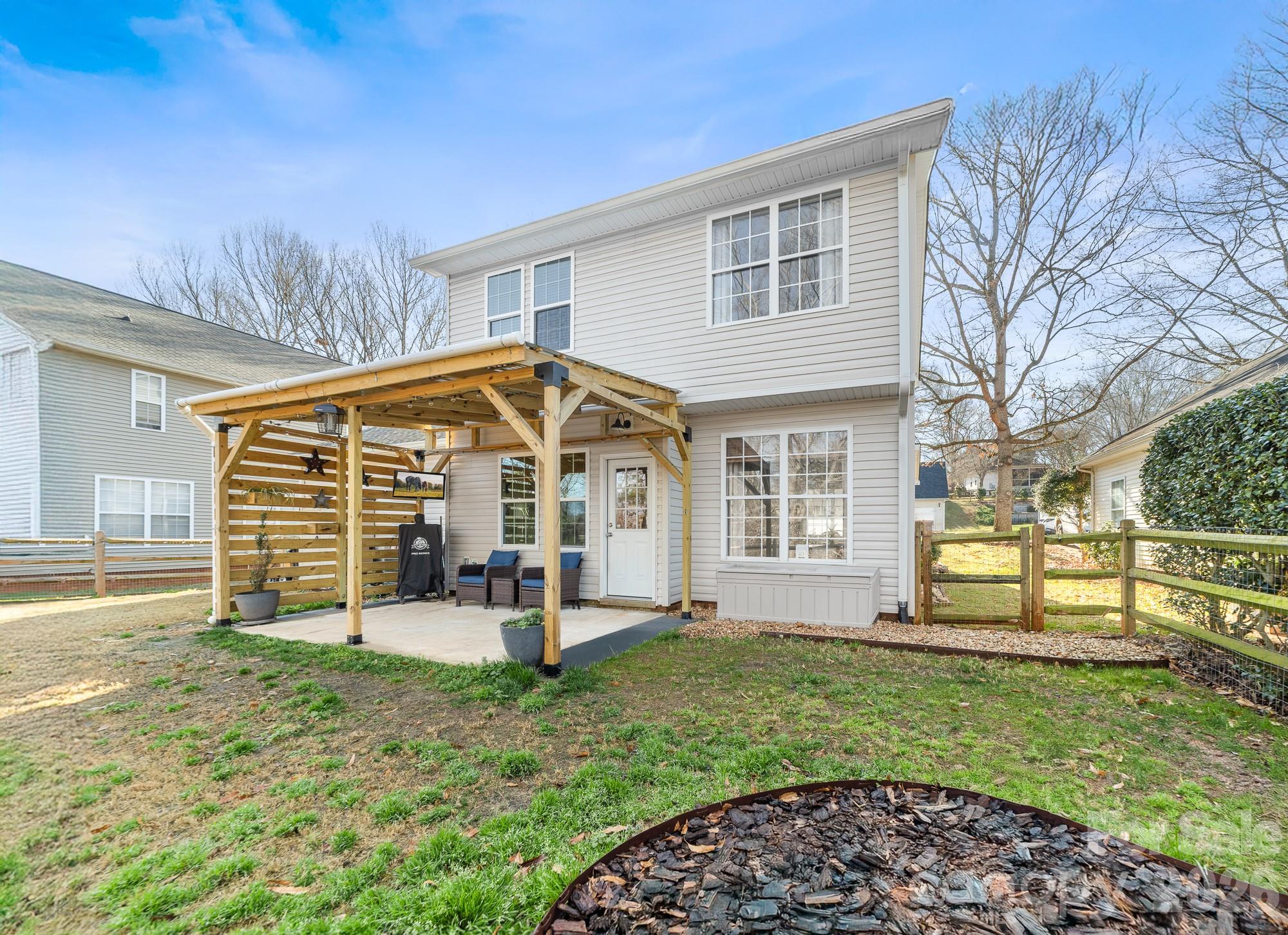Adams Bluff - Residential