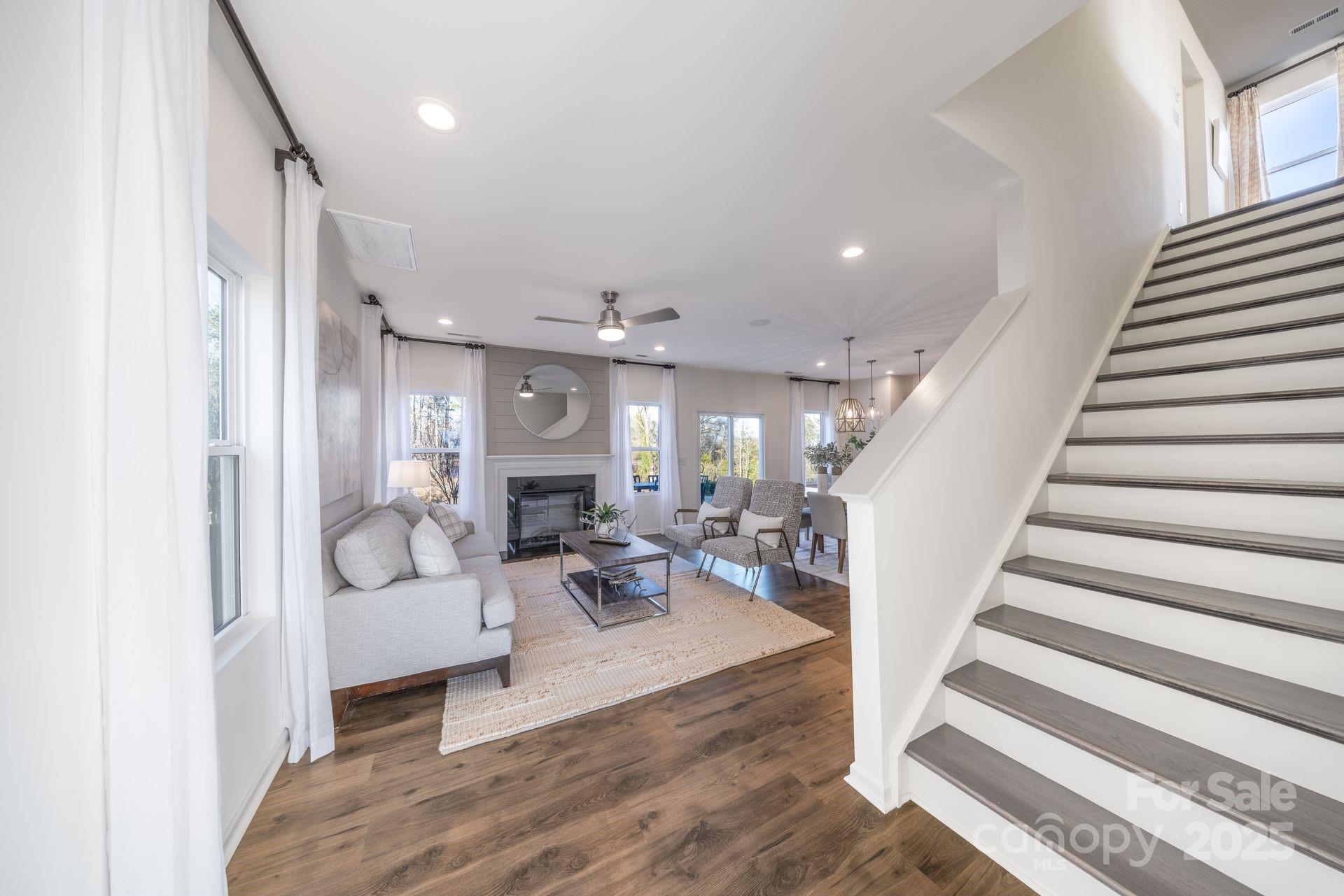 1025 Freeman View Drive