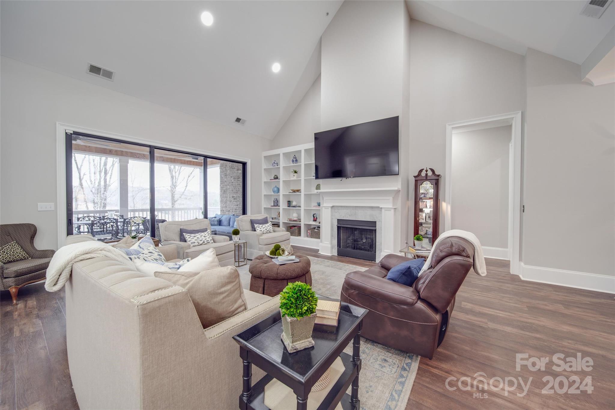 The Retreat At Sunset Ridge - Residential