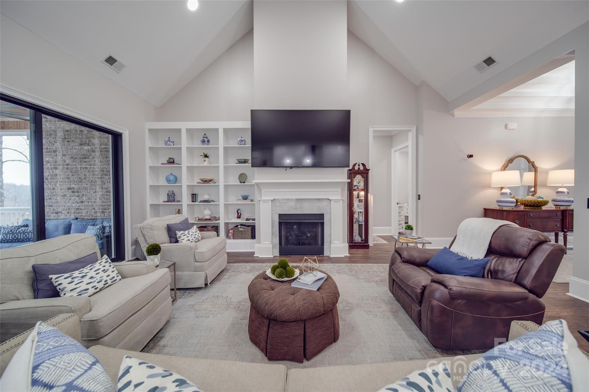 The Retreat At Sunset Ridge - Residential