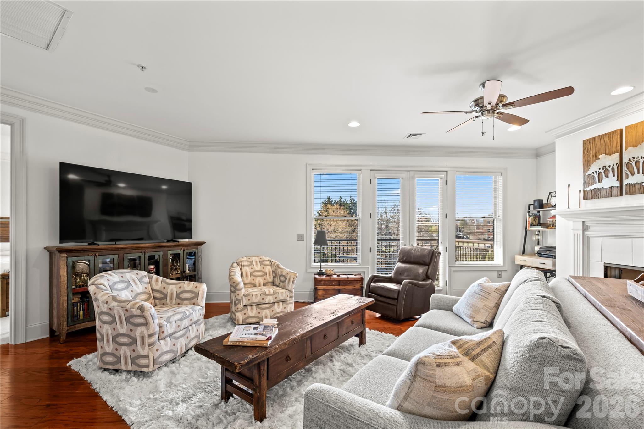 350 E Allen Street #303