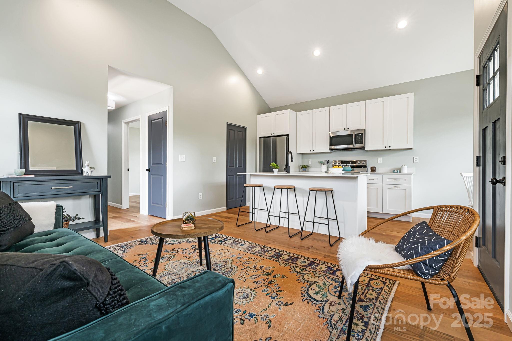4 Chestnut Ridge Avenue