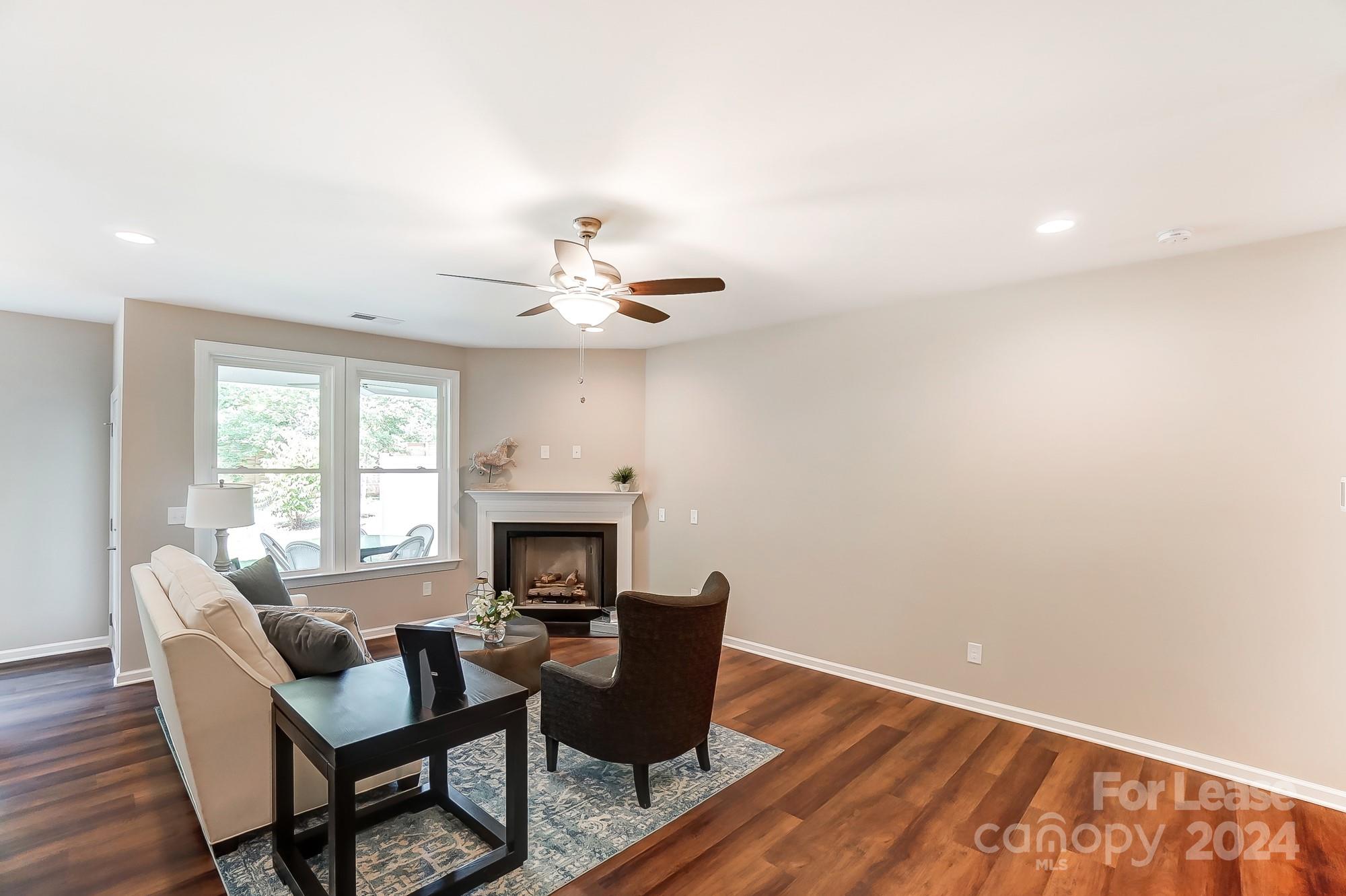 Washam Potts - Residential Lease