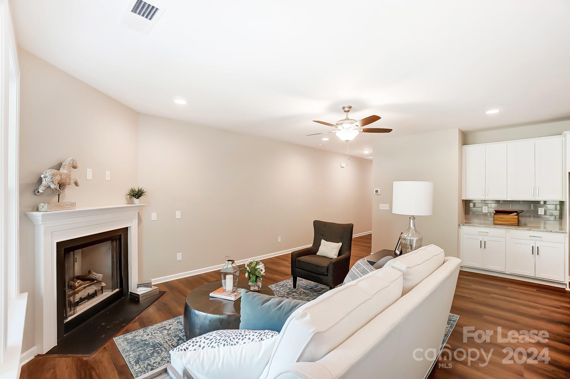 Washam Potts - Residential Lease