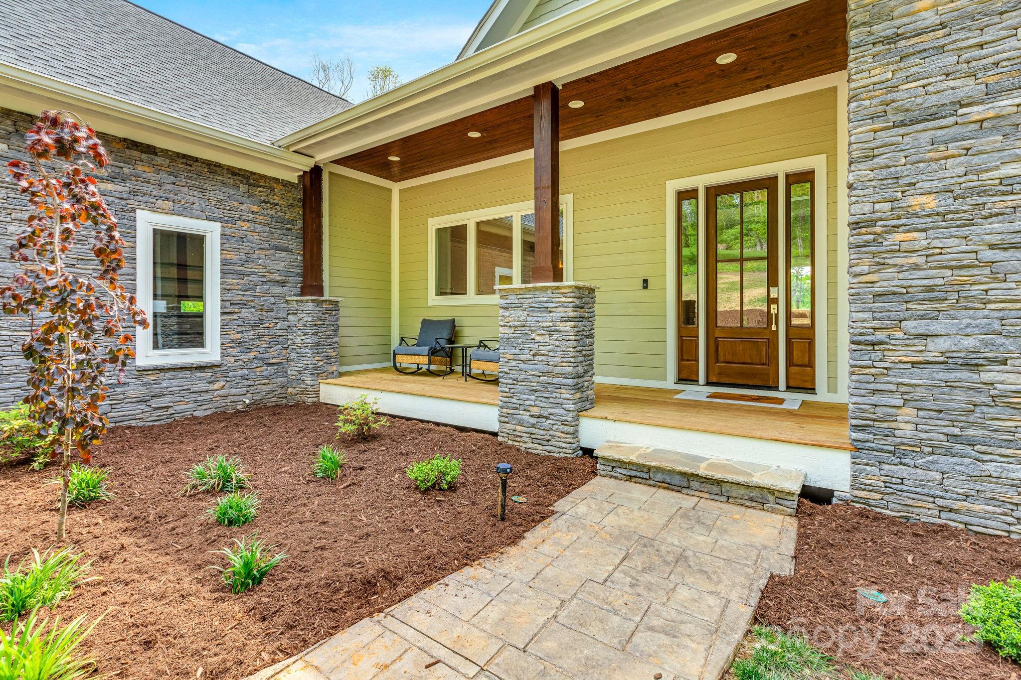 128 Saddle Ridge Drive