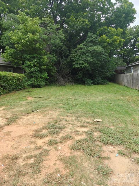 2412 Dundeen Street Charlotte NC 28216
