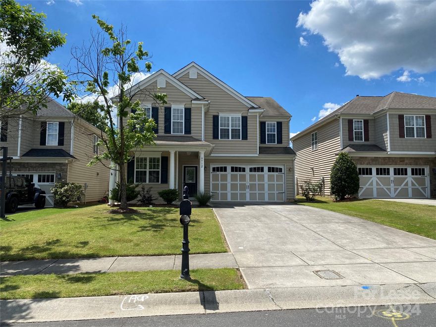 Move in ready. Great location to I-485, schools, shopping centers. Nice community amenities, pool, club house & playground.  Granite counter tops, and a island in the kitchen, plenty of cabinetry. Open floor plan. This community is connected to Rea Farms shopping center, short cut to gym, grocery stores, and shopping. 2024-2025 school year,  9~11 grades will go to Ballantyne Ridge High School.