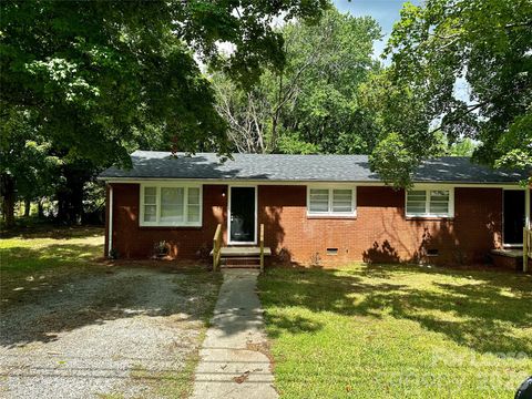 Photo of 108 Mendota Avenue, Lexington, NC 27292 (MLS # 4357482)