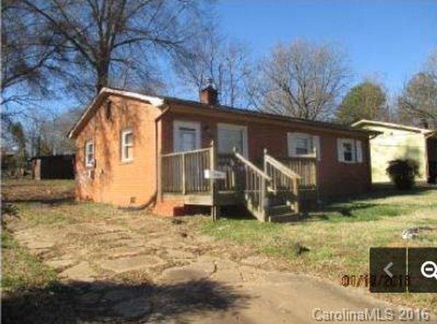 Time Limit Bid Property. 4.5% Buyer Premium chgd buyer at closing. No contingencies accepted on TLB Properties. REO. Property sold As-Is w/o repair, warranty or Seller Disclosure.  The Listing Broker & Seller assume no responsibility & make no guarantees as to the accuracy of info herein. Seller will accept cash or conventional offers only.