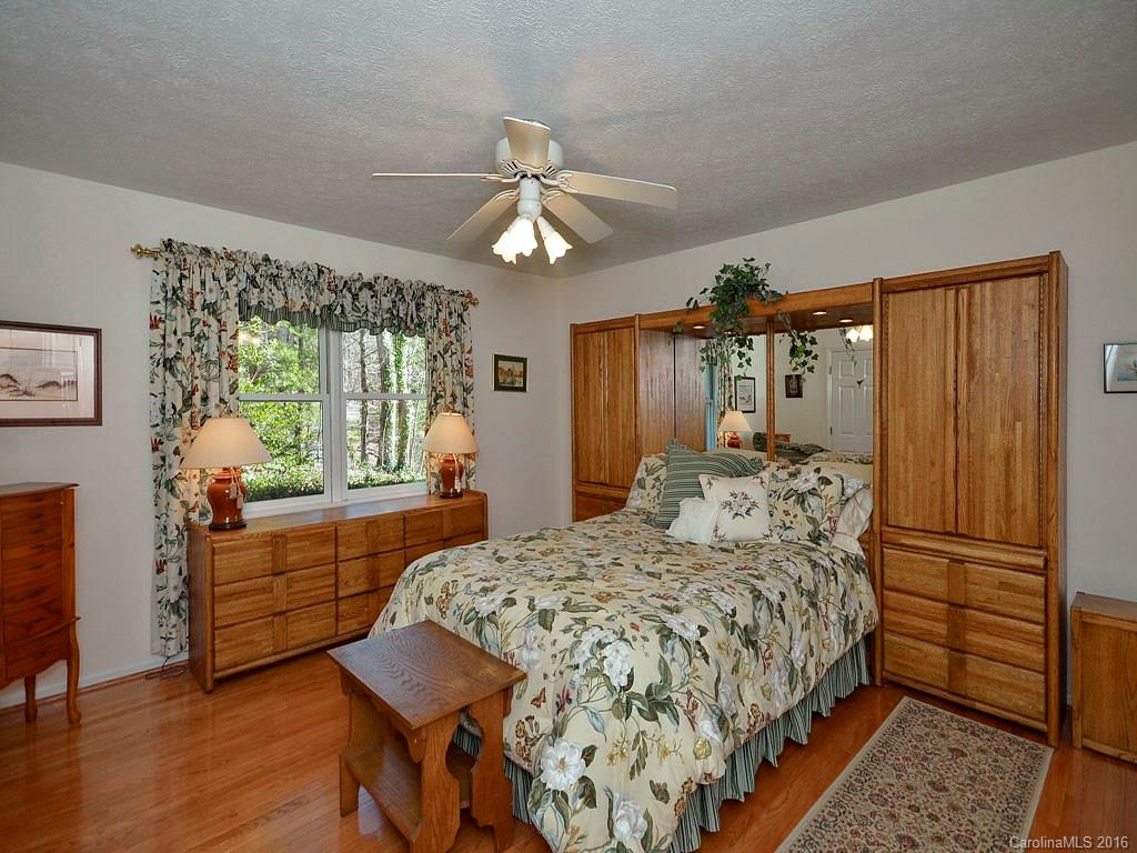 Haywood Knolls - Residential