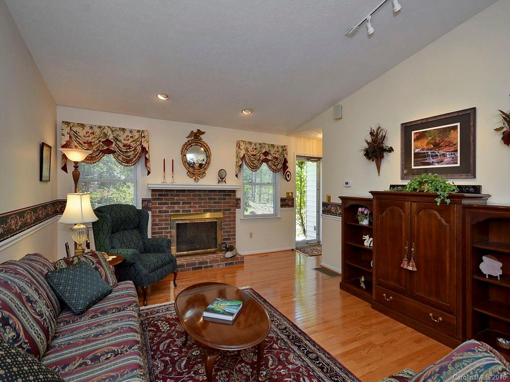 Haywood Knolls - Residential