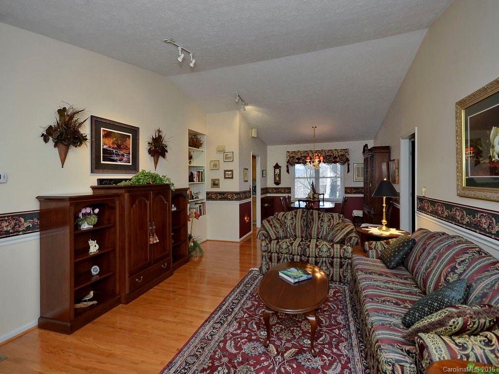 Haywood Knolls - Residential