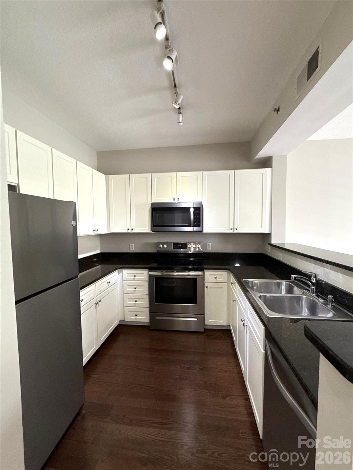 1315 East Boulevard 407