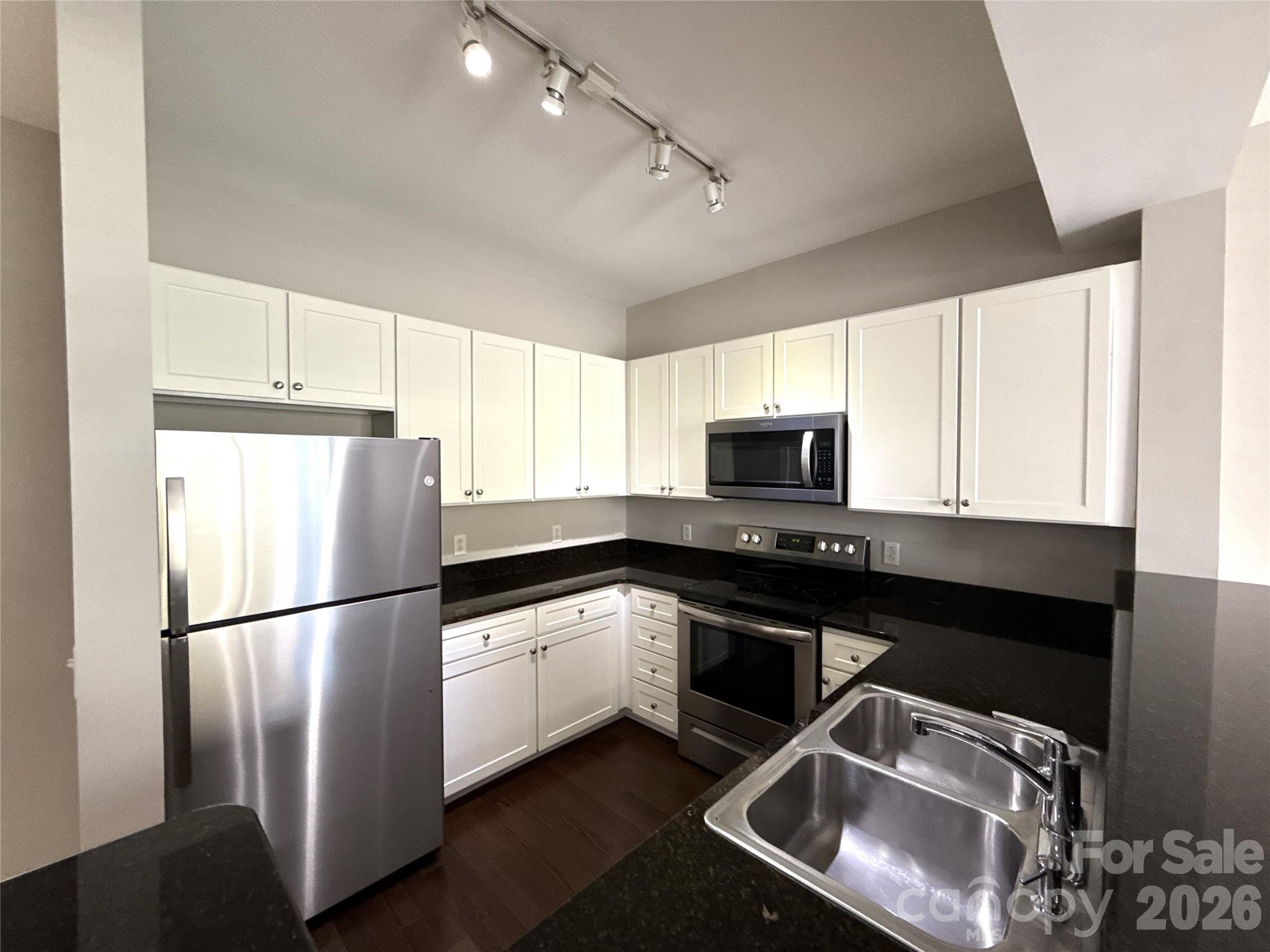 1315 East Boulevard 407