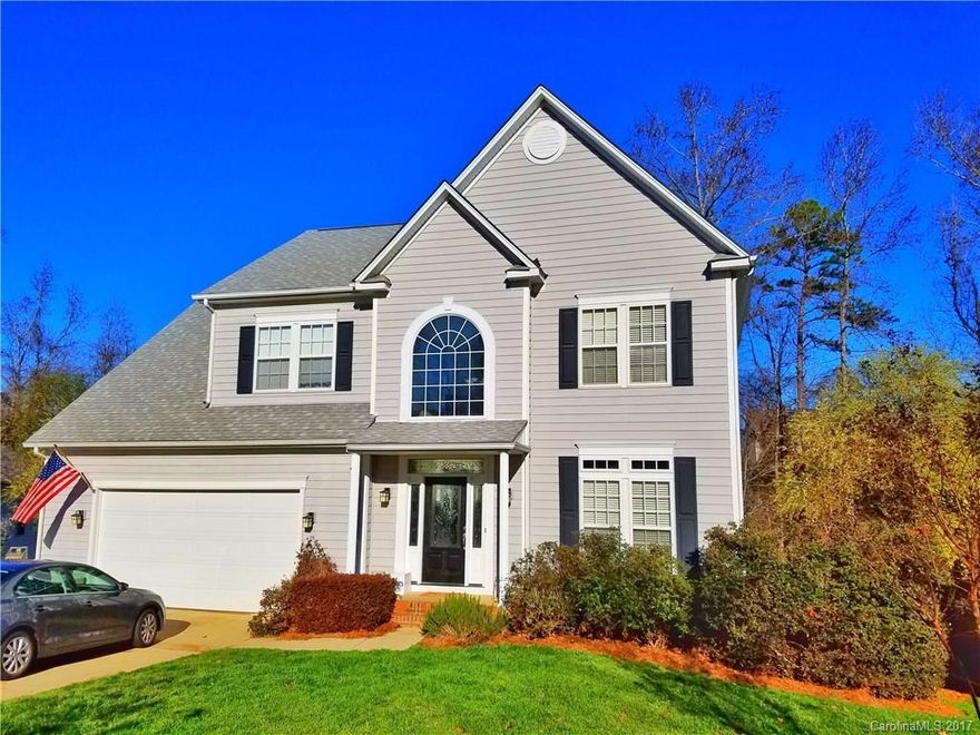 Buy a Lifestyle. This home has so many extras. Wooded Cul-de-Sac lot in desirable Knightsbridge Neighborhood. 4 Bedrooms up with Finished Walk-Out Basement and 3 Full Baths! Oversized 23X16 Screened-In Porch off Dining Room. Timed Lanscape Lighting and Irrigation Installed. Tankless Water Heater, Newer Appliances. 2 decks, patio overlooking lovely wooded property. Great access to shopping,schools and I-77!!! Won't last Long!