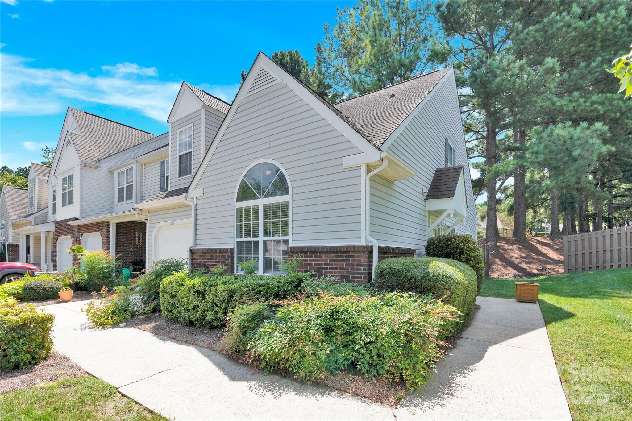 8811 Roseton Lane
