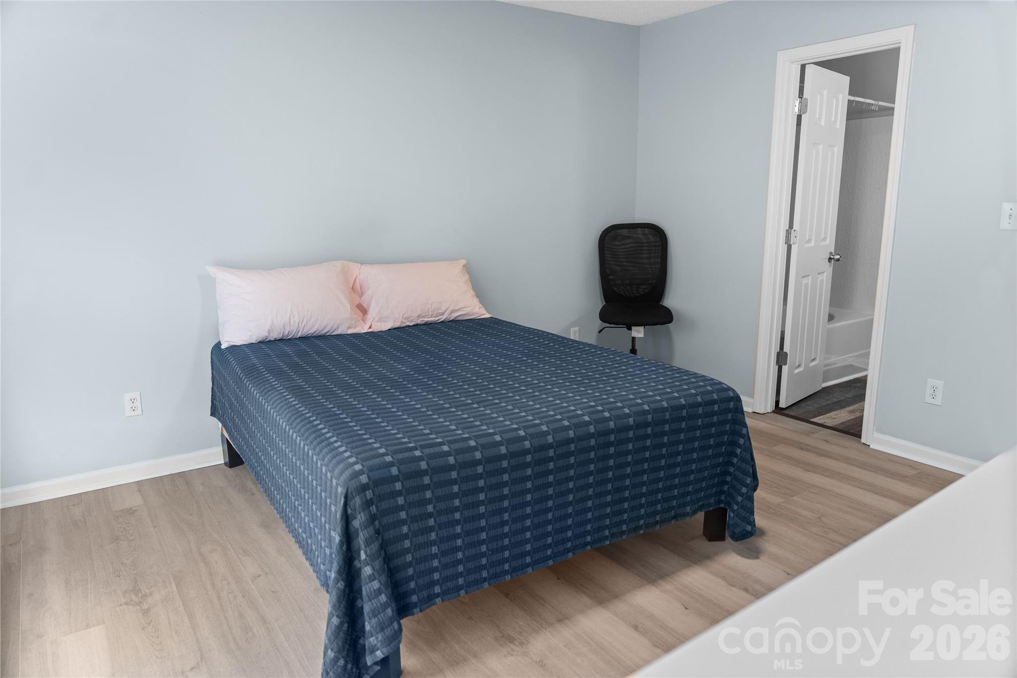 3113 Queensdale Drive