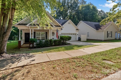 Photo of 13502 Glencreek Lane, Huntersville, NC 28078 (MLS # 4422047)