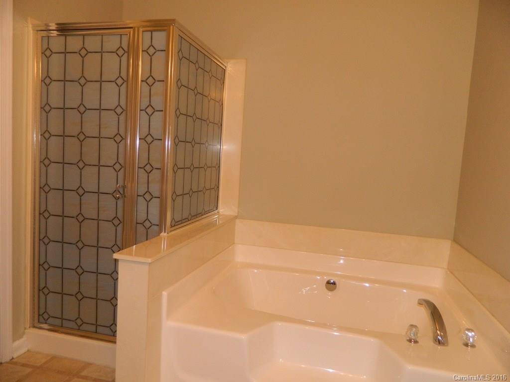 Robinwood Village - Residential Lease