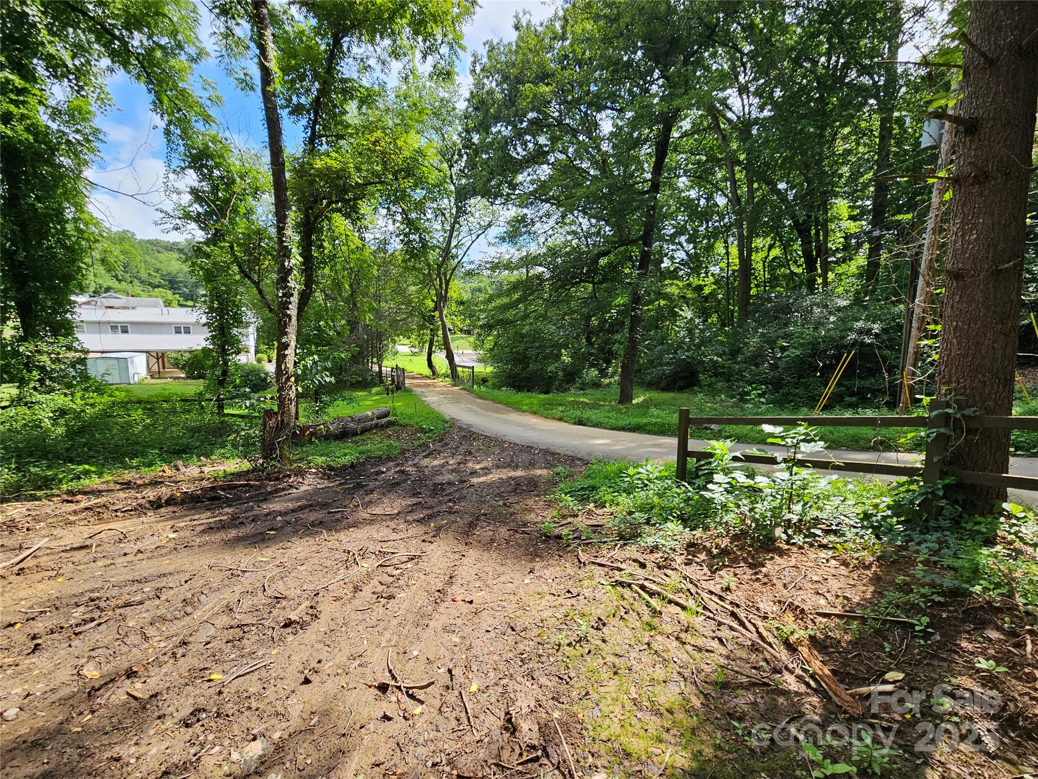 000 Dolan Road 1