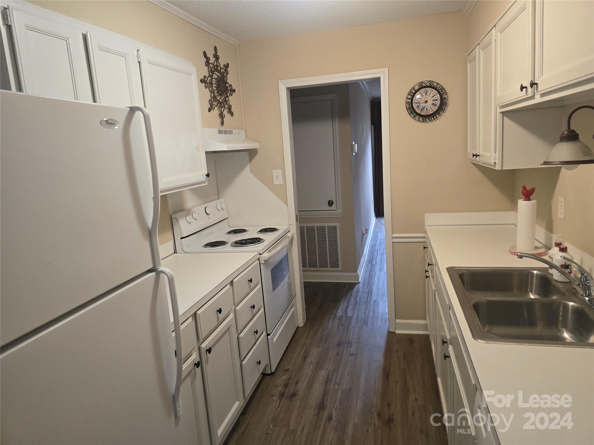 Tall Oaks - Residential Lease