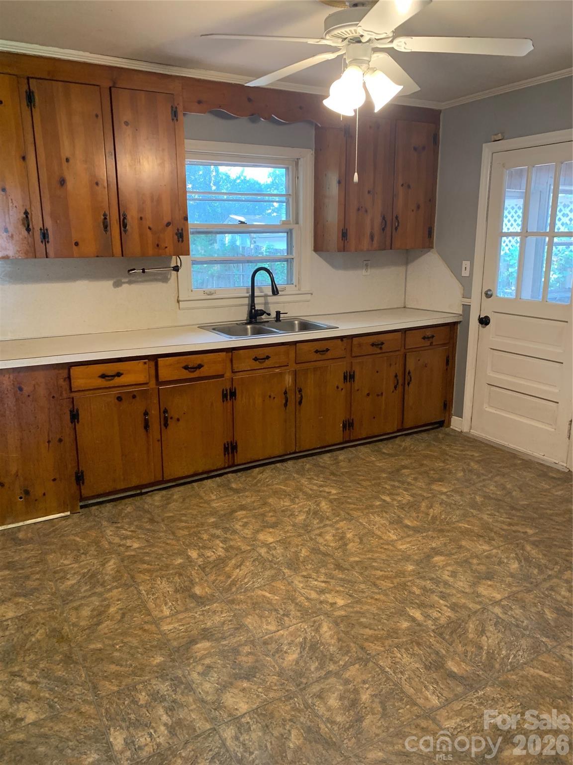 2336 Markham Court