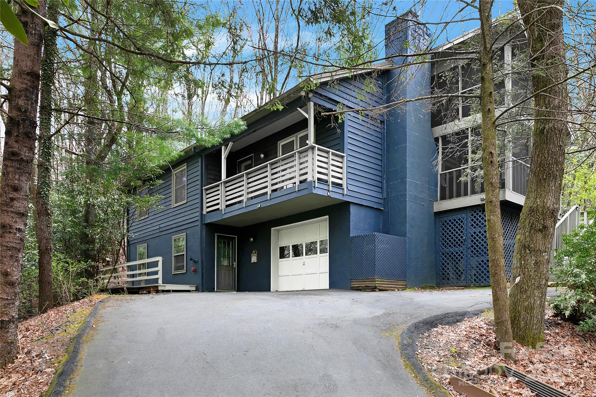 3703 Connestee Trail