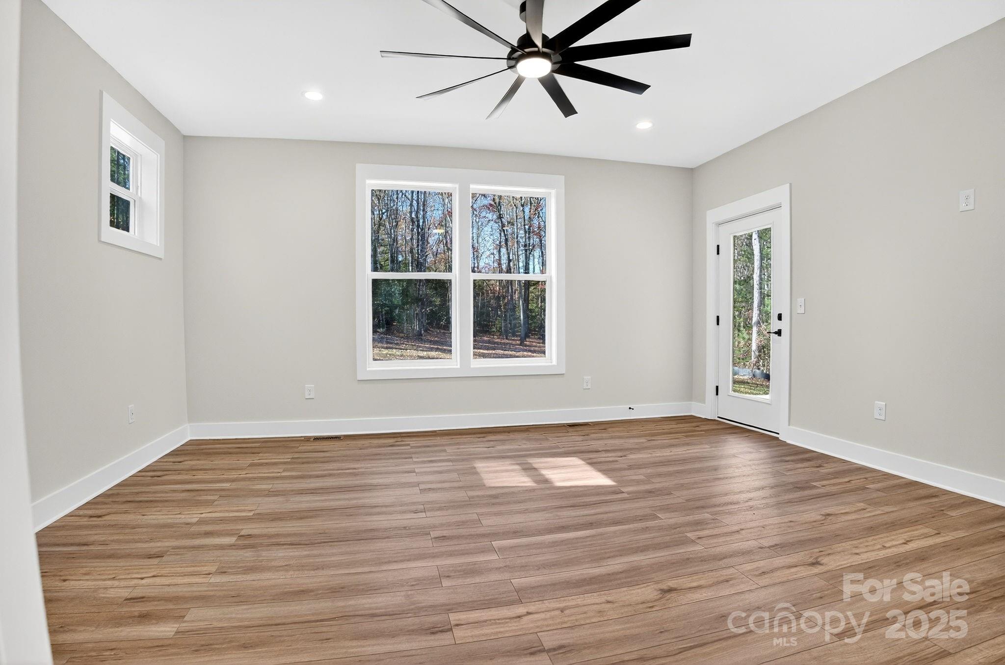 Windsor Pointe - Residential