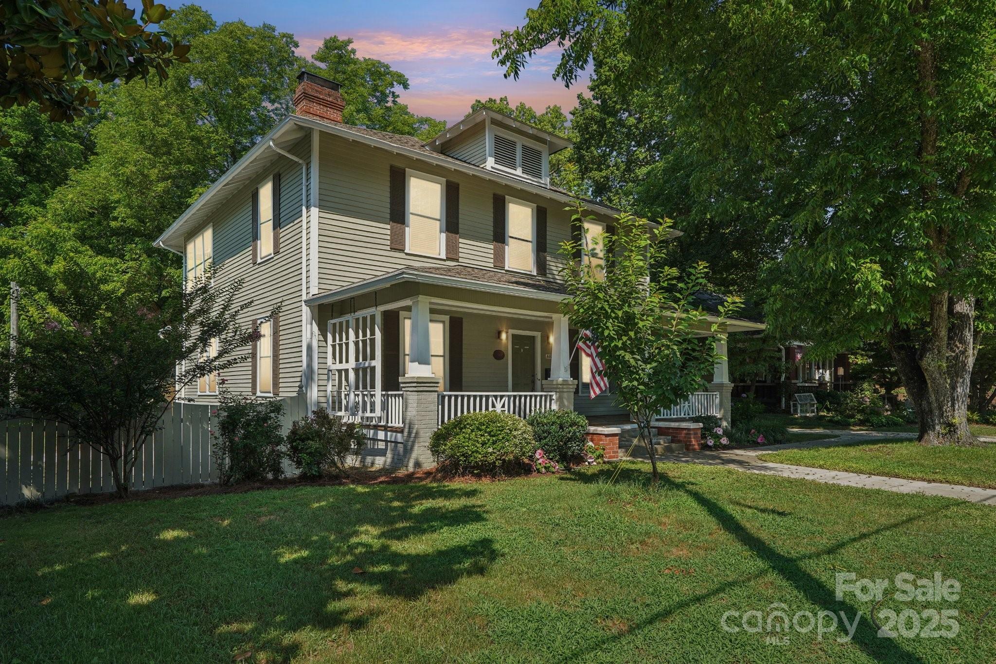 448 Union Street S