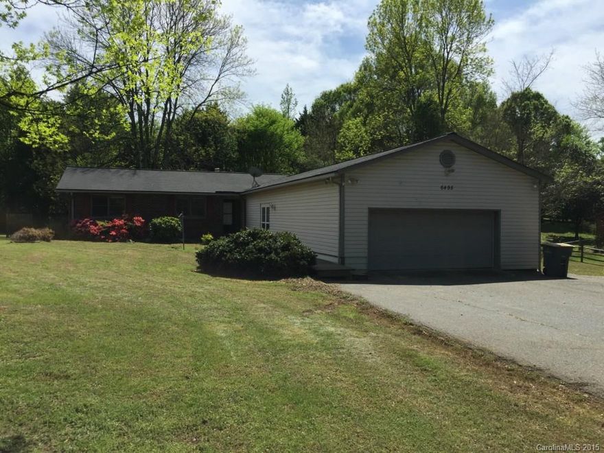 Great one story home on an acre of land.  Close to I-85, shopping and more.